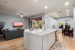 3805 E Zachary Dr, Phoenix, AZ 85050 - Photo 15