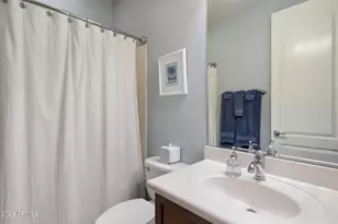 3805 E Zachary Dr, Phoenix, AZ 85050 - Photo 37