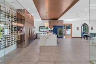 5812 N 44th Pl, Phoenix, AZ 85018 - Photo 9