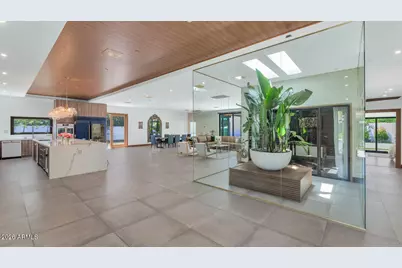 5812 N 44th Place, Phoenix, AZ 85018 - Photo 7