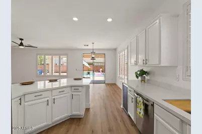 271 W Roadrunner Drive, Chandler, AZ 85286 - Photo 9