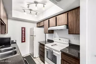 2541 N 22nd Dr, Phoenix, AZ 85009 - Photo 9