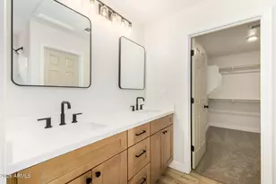 39912 N Thunder Hills Ln, Phoenix, AZ 85086 - Photo 5