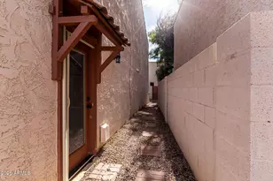 2151 E Sanos Dr, Tempe, AZ 85281 - Photo 55