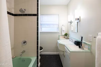 529 W Cambridge Avenue, Phoenix, AZ 85003 - Photo 39