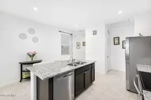 10172 S Holandes Dr, Apache Junction, AZ 85120 - Photo 3