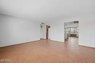 2407 W Laurel Ln, Phoenix, AZ 85029 - Photo 7