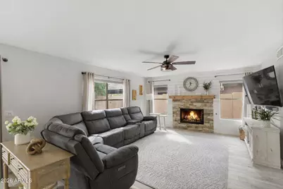 21627 N 45th Place, Phoenix, AZ 85050 - Photo 11