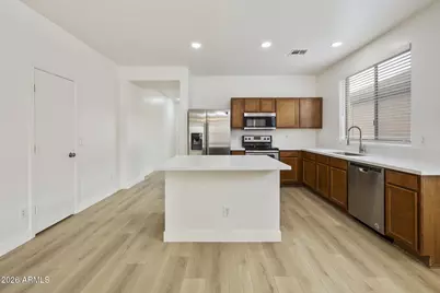 3129 W T Ryan Lane, Phoenix, AZ 85041 - Photo 5