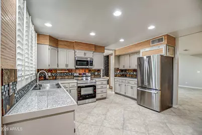 8647 E Devonshire Avenue, Scottsdale, AZ 85251 - Photo 13