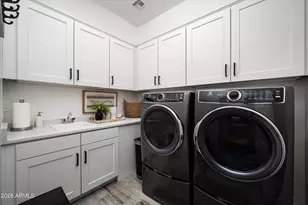 6138 E Via del Sol Dr, Phoenix, AZ 85054 - Photo 31