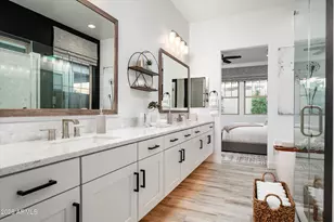 6138 E Via del Sol Dr, Phoenix, AZ 85054 - Photo 23