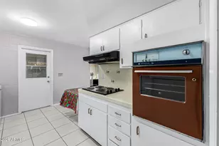 10541 W Snead Dr, Sun City, AZ 85351 - Photo 11