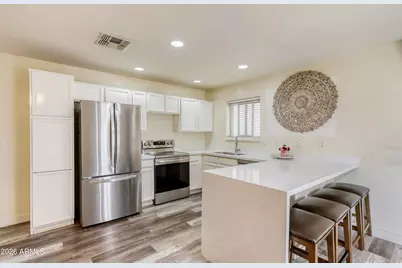 15630 N 29th Way, Phoenix, AZ 85032 - Photo 9