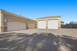 2900 E Clark Dr, Gilbert, AZ 85297 - Photo 5