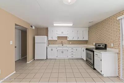 7937 W Hazelwood Street, Phoenix, AZ 85033 - Photo 7