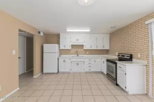 7937 W Hazelwood St, Phoenix, AZ 85033 - Photo 7