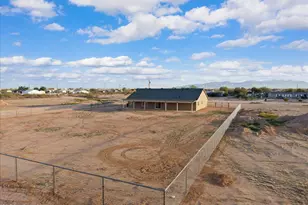 23132 W Lone Mountain Rd, Wittmann, AZ 85361 - Photo 31