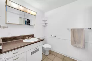 6125 E Indian School Rd, Scottsdale, AZ 85251 - Photo 17