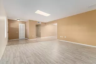 9425 W Rolling Hills Dr, Sun City, AZ 85351 - Photo 5