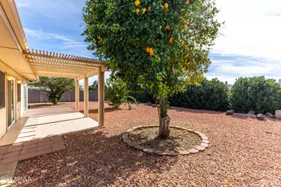 9425 W Rolling Hills Drive, Sun City, AZ 85351 - Photo 33