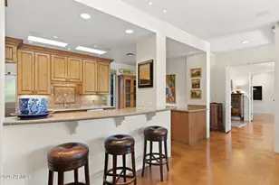 5652 N Scottsdale Rd, Paradise Valley, AZ 85253 - Photo 9