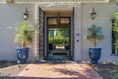 5652 N Scottsdale Road, Paradise Valley, AZ 85253 - Photo 1