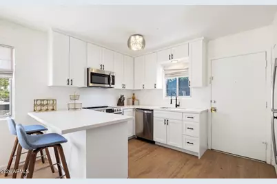 3737 E Turney Avenue #206, Phoenix, AZ 85018 - Photo 5