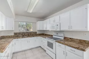 3025 E Woodland Dr, Phoenix, AZ 85048 - Photo 7