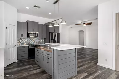 10446 E Irwin Circle, Mesa, AZ 85209 - Photo 9