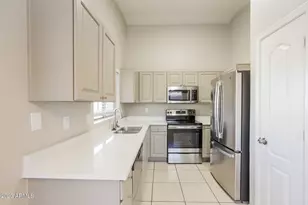 2838 S 64th Dr, Phoenix, AZ 85043 - Photo 7