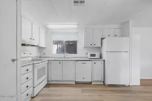 2121 N Center St, Mesa, AZ 85201 - Photo 3