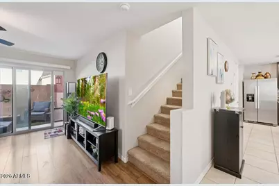 8215 W Albeniz Place, Phoenix, AZ 85043 - Photo 11