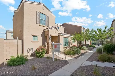 8215 W Albeniz Place, Phoenix, AZ 85043 - Photo 3