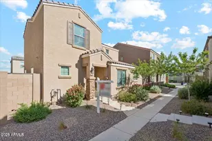 8215 W Albeniz Pl, Phoenix, AZ 85043 - Photo 3