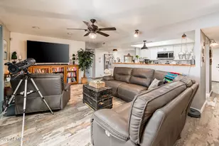 3335 W Acoma Dr, Phoenix, AZ 85053 - Photo 11