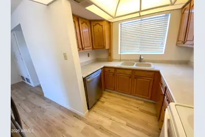 10826 N Fairway Court E, Sun City, AZ 85351 - Photo 11