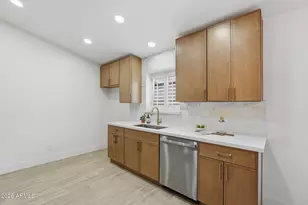 4716 E Lone Cactus Dr, Phoenix, AZ 85050 - Photo 9