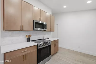 4716 E Lone Cactus Drive, Phoenix, AZ 85050 - Photo 11