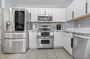 8830 N 20th Dr, Phoenix, AZ 85021 - Photo 3