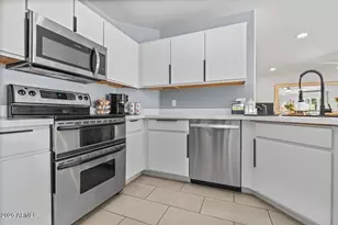 8830 N 20th Dr, Phoenix, AZ 85021 - Photo 1