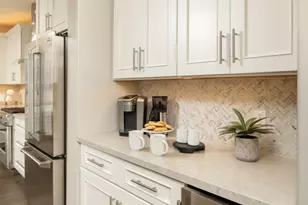 23031 N 43rd Pl, Phoenix, AZ 85050 - Photo 7