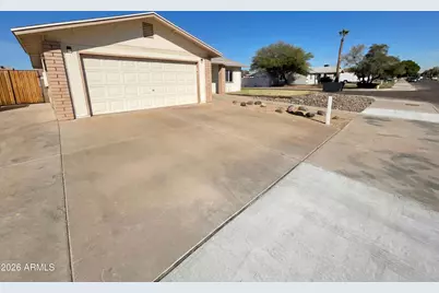 7324 W Sells Drive, Phoenix, AZ 85033 - Photo 1