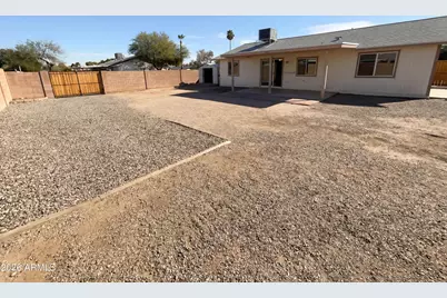 7324 W Sells Drive, Phoenix, AZ 85033 - Photo 5