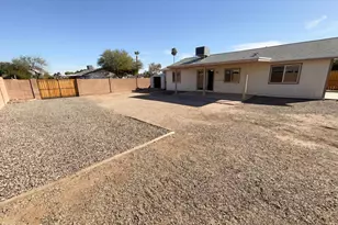 7324 W Sells Dr, Phoenix, AZ 85033 - Photo 5