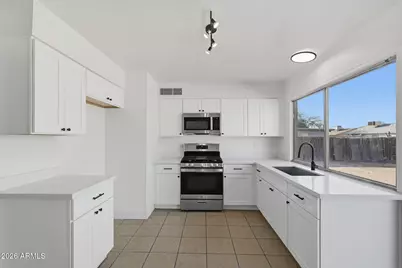 2012 W Romley Road, Phoenix, AZ 85041 - Photo 9