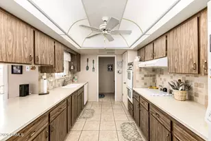 10422 W Roundelay Cir, Sun City, AZ 85351 - Photo 15