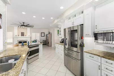 3911 E Shannon Street, Phoenix, AZ 85044 - Photo 9