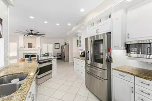 3911 E Shannon St, Phoenix, AZ 85044 - Photo 9