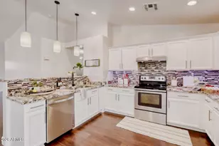 22006 N 34th Ln, Phoenix, AZ 85027 - Photo 9